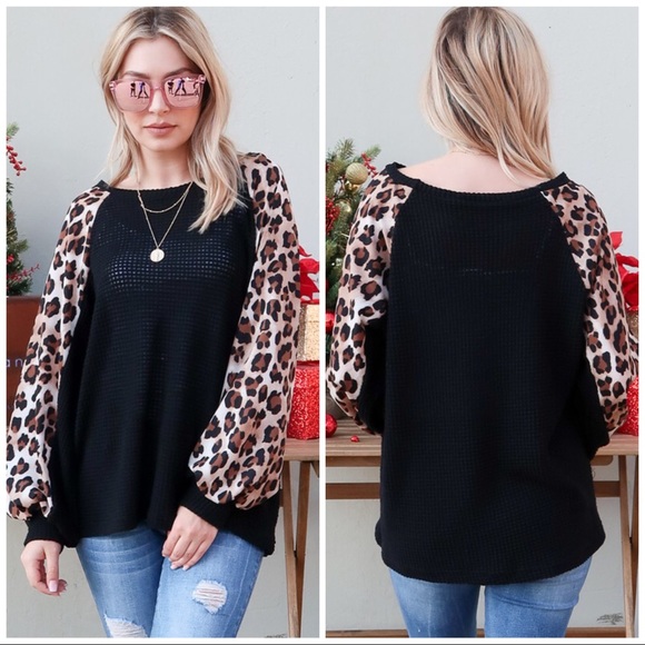 New! Leopard Printed Sleeve Detail Casual Knit Top - Picture 3 of 4